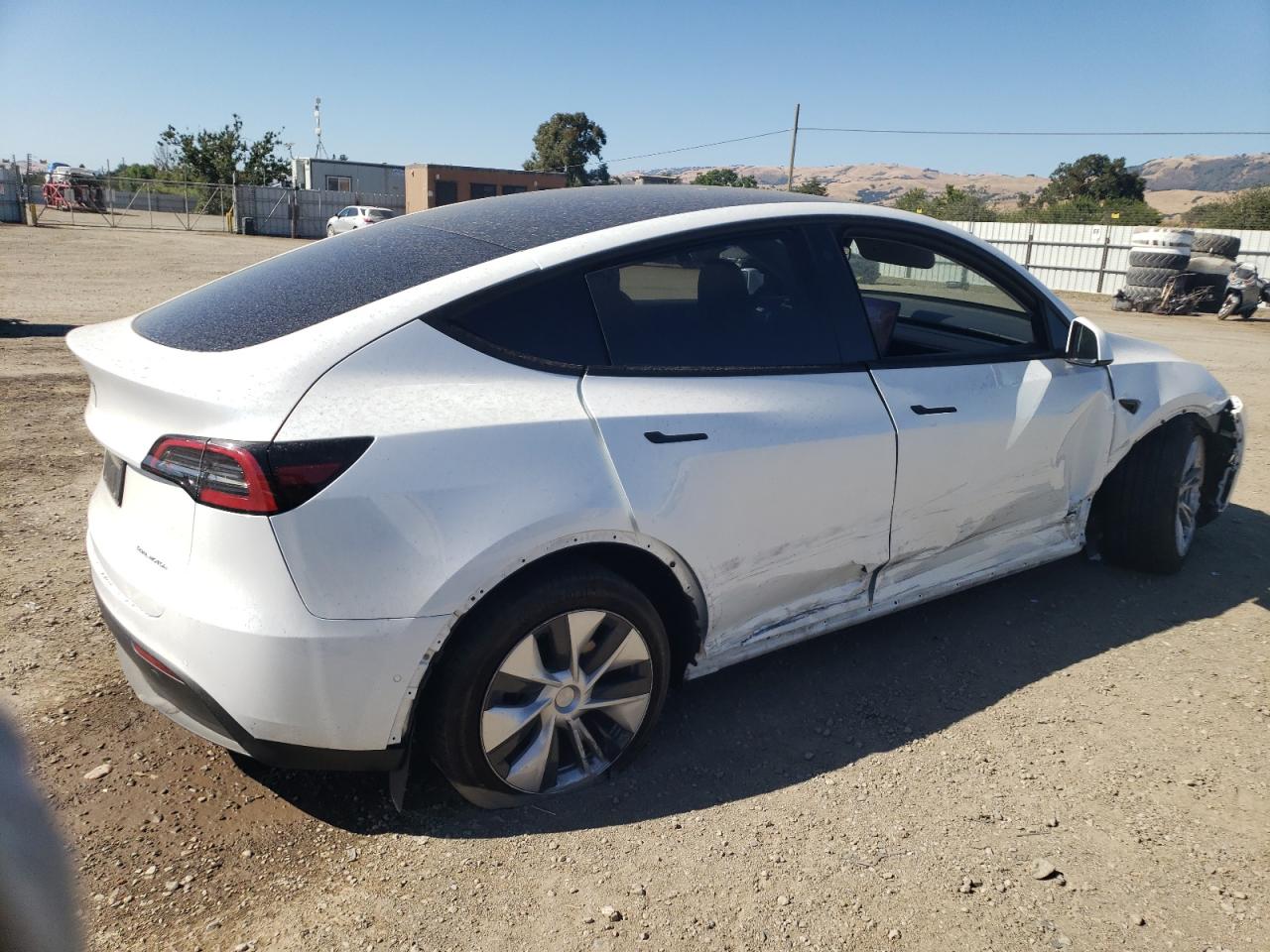 7SAYGAEE0NF517707 2022 Tesla Model Y