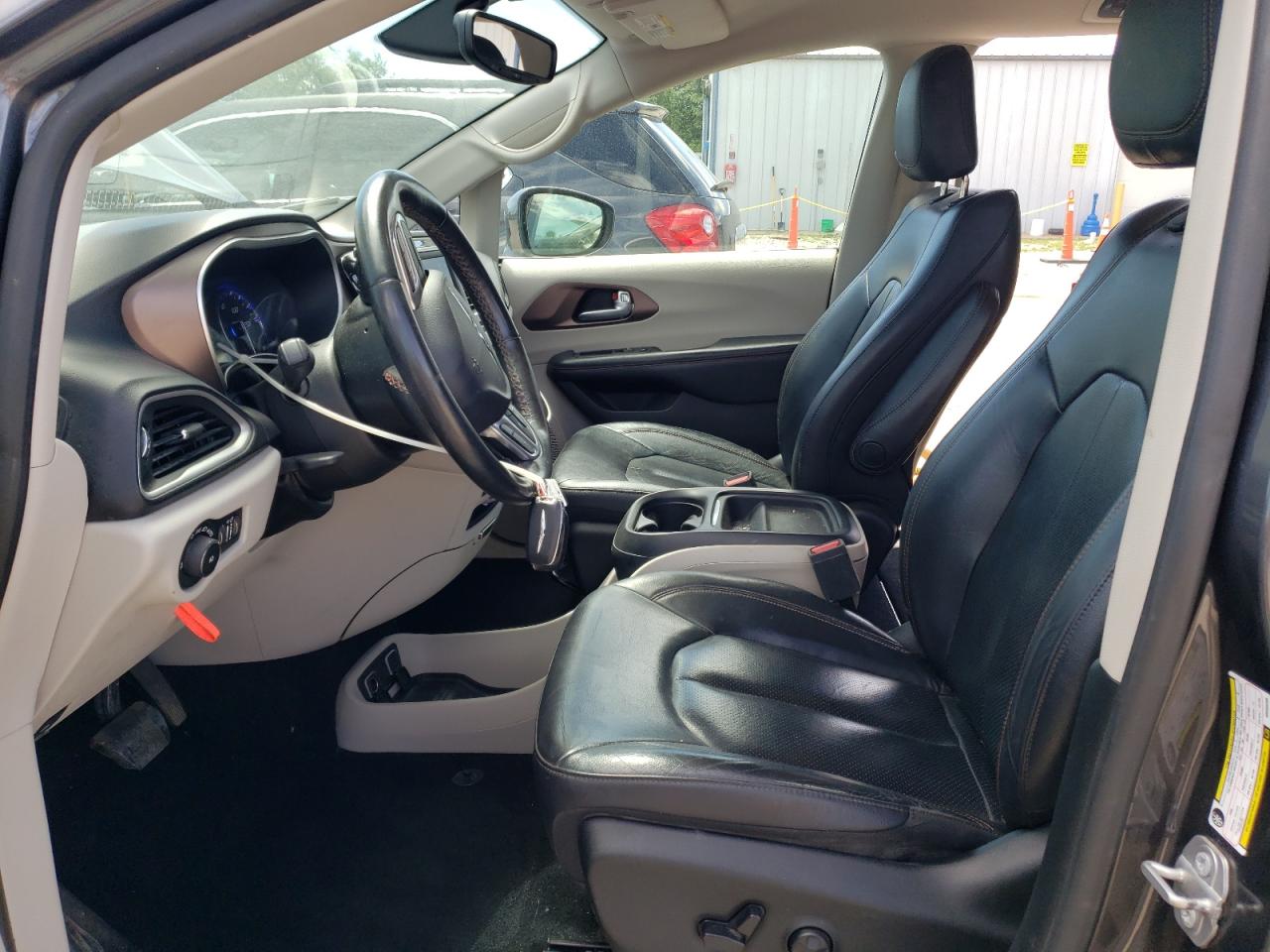 2C4RC1BG4KR560269 2019 Chrysler Pacifica Touring L