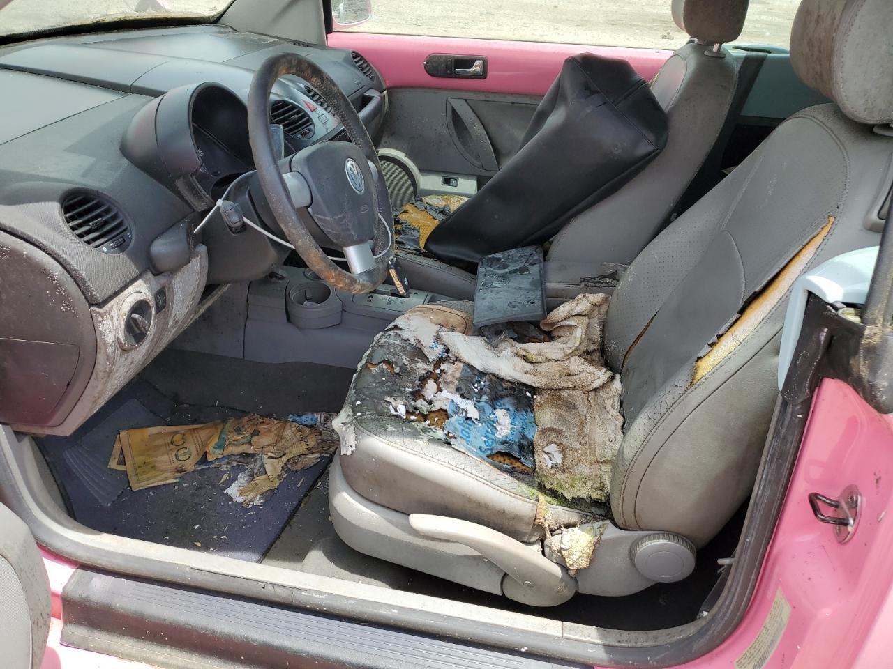 3VWCM31Y15M351623 2005 Volkswagen New Beetle Gls