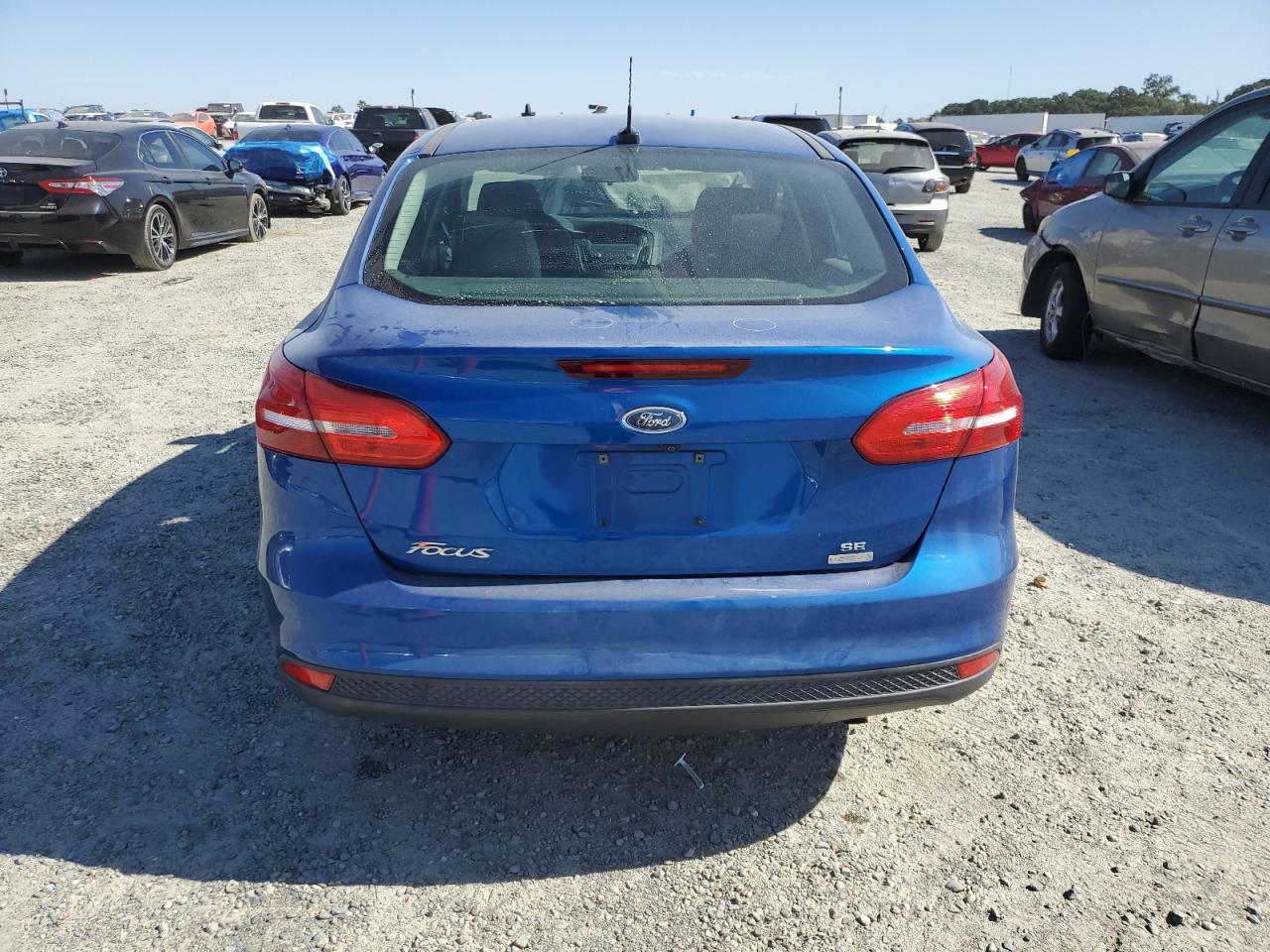 1FADP3FE3JL279175 2018 Ford Focus Se