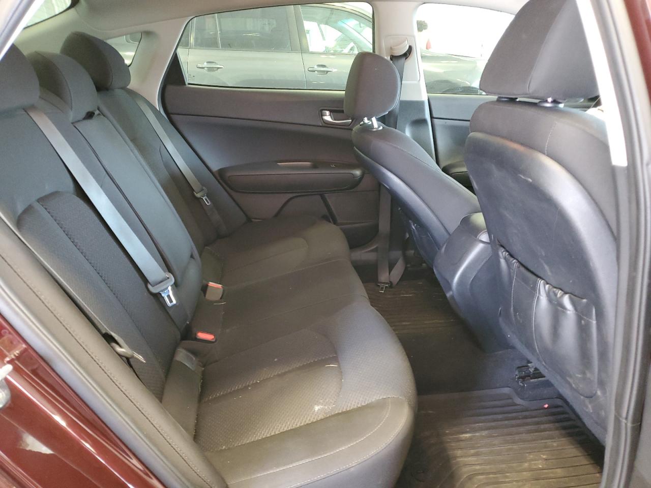 5XXGT4L38JG259368 2018 Kia Optima Lx