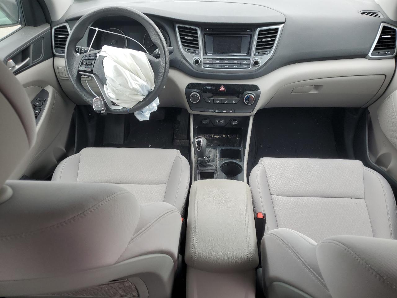 KM8J2CA40JU703086 2018 Hyundai Tucson Se