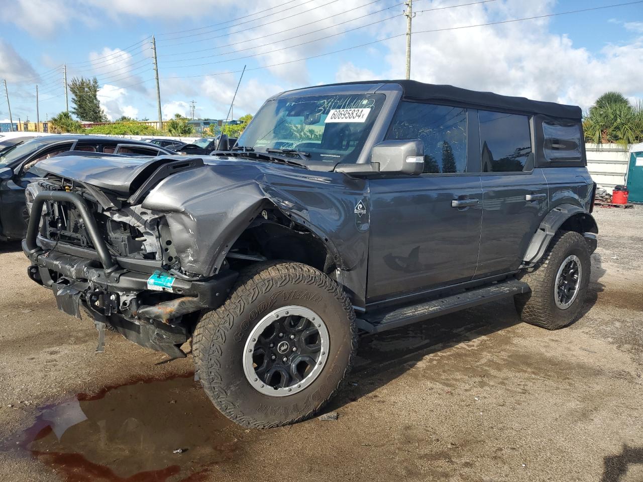 2022 Ford Bronco Base vin: 1FMEE5DPXNLA70134