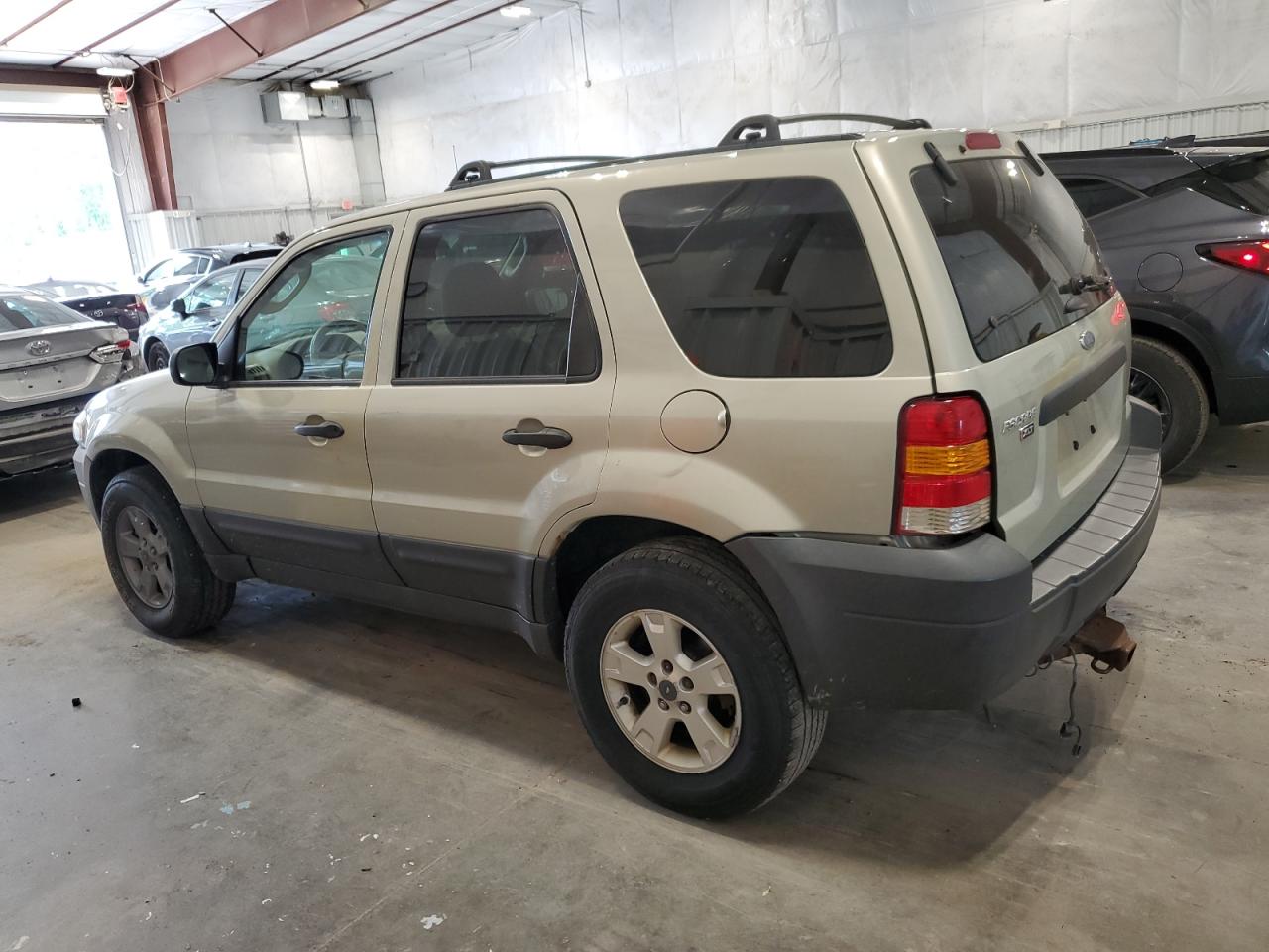 1FMYU93105DA22351 2005 Ford Escape Xlt