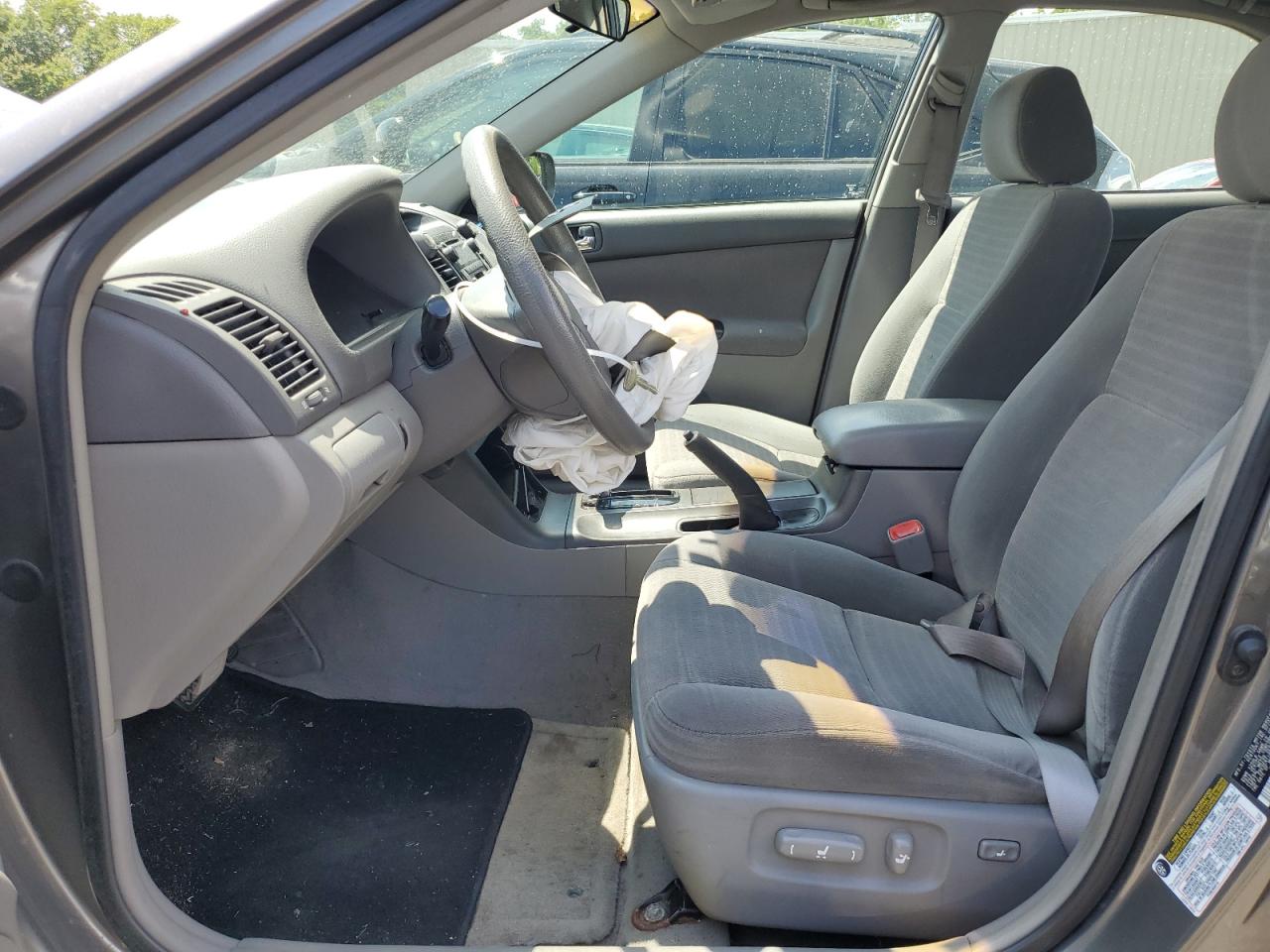 4T1BE32K65U944228 2005 Toyota Camry Le