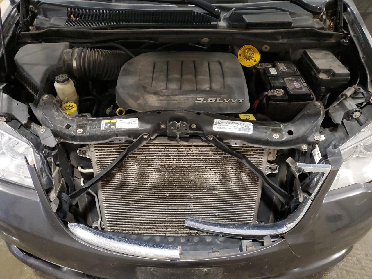 2C4RC1GG2GR308181 2016 Chrysler Town & Country Limited Platinum