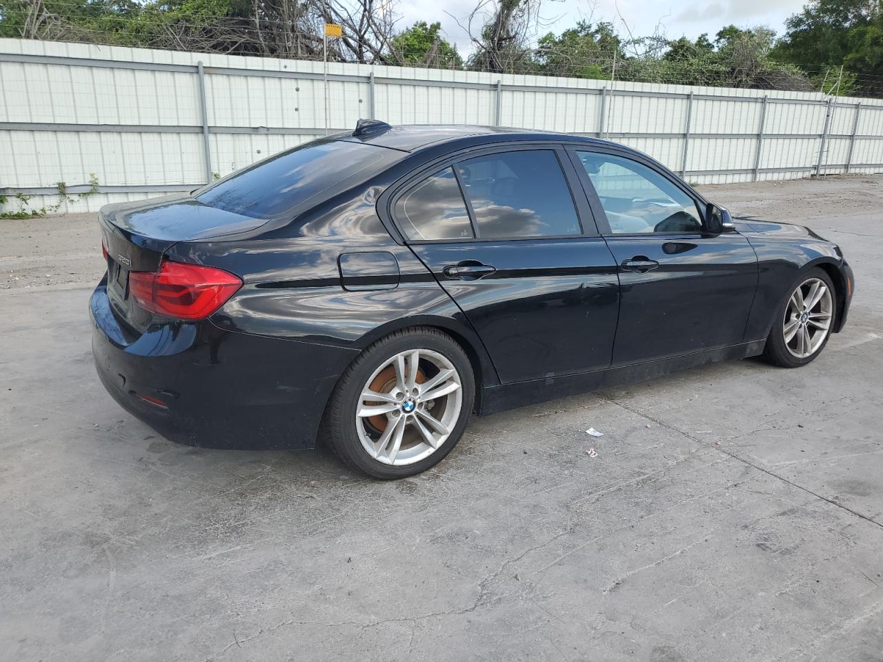 2016 BMW 320 I vin: WBA8A9C59GK616206