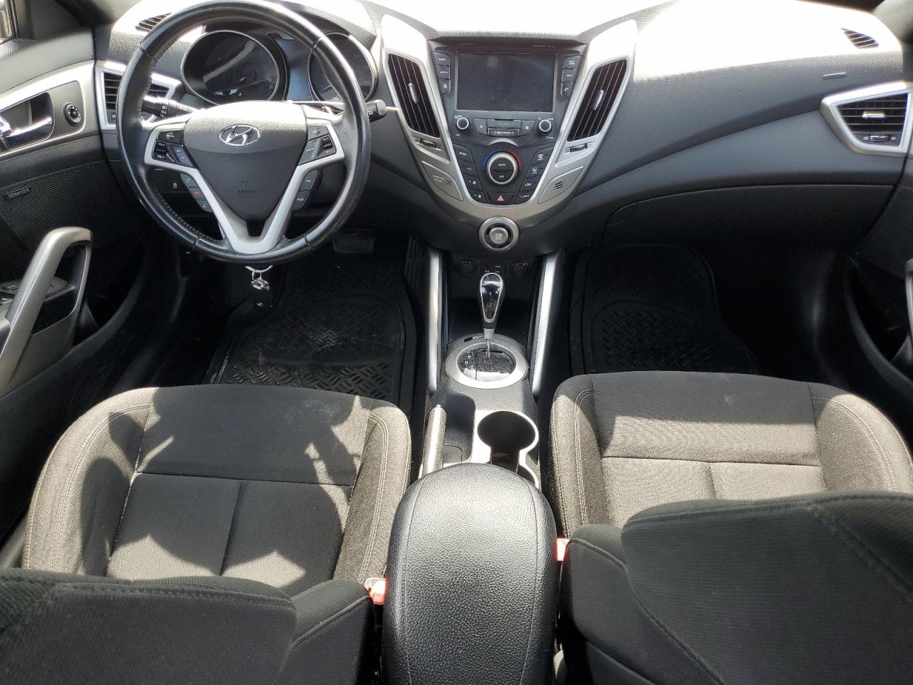 KMHTC6AD7HU324572 2017 Hyundai Veloster