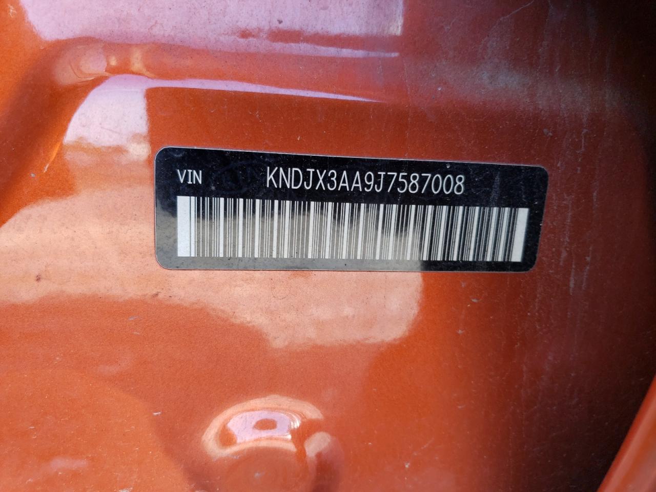 KNDJX3AA9J7587008 2018 Kia Soul !