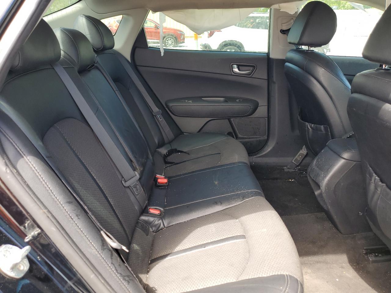 5XXGT4L3XJG215534 2018 Kia Optima Lx