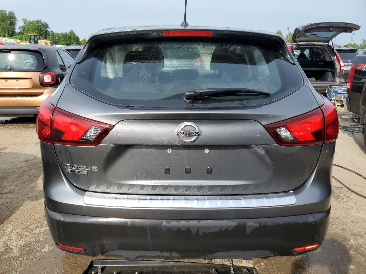 2018 Nissan Rogue Sport S vin: JN1BJ1CP4JW162459