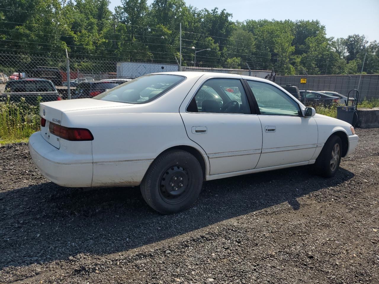 JT2BF28K9X0185726 1999 Toyota Camry Le