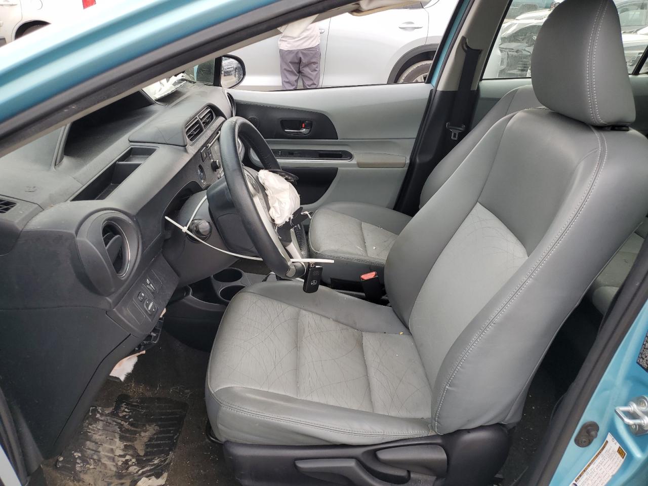 JTDKDTB39E1065999 2014 Toyota Prius C