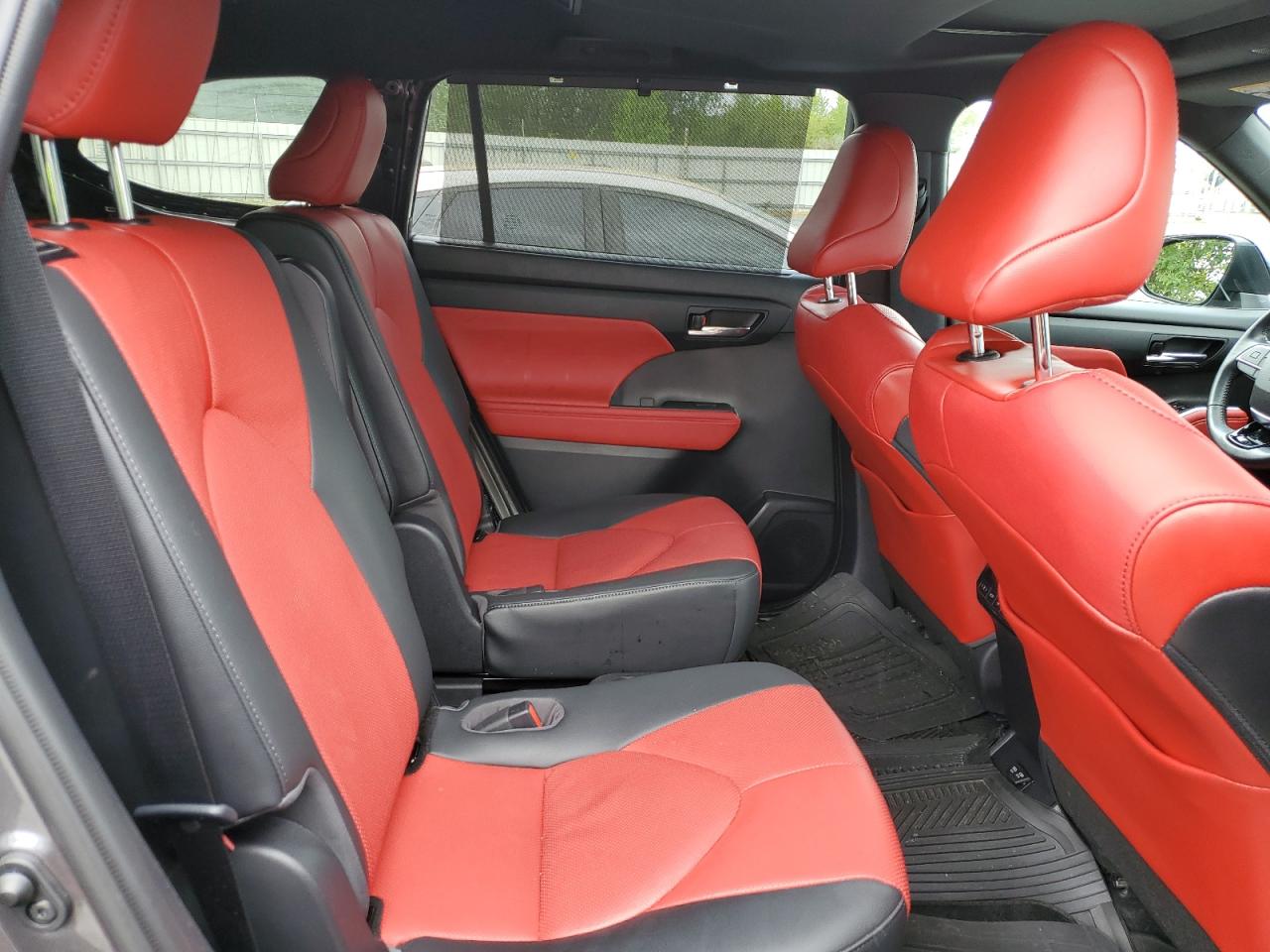 5TDJZRBH8MS083617 2021 Toyota Highlander Xse