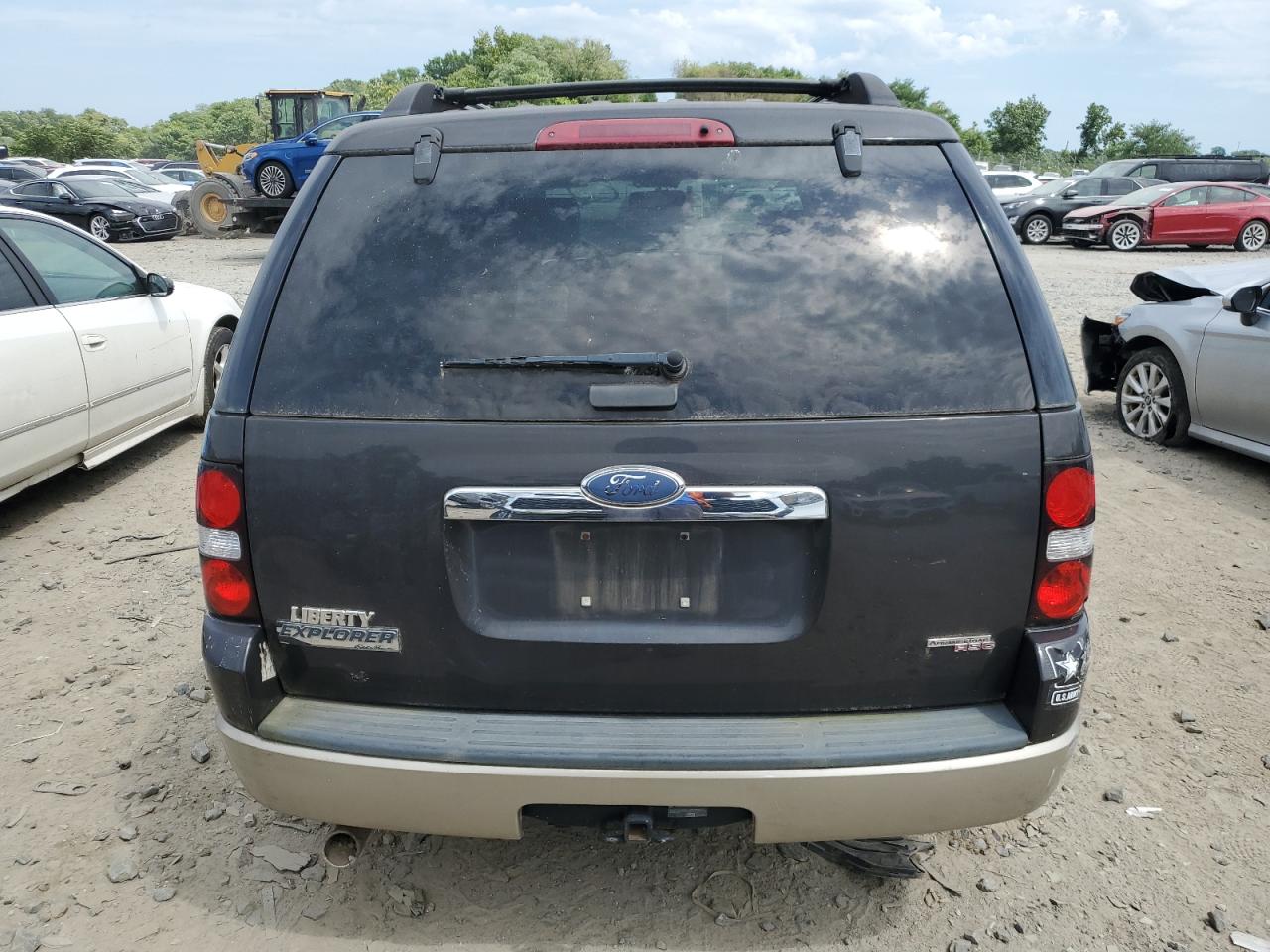 1FMEU74E57UB51097 2007 Ford Explorer Eddie Bauer