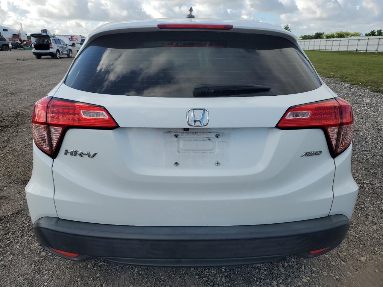 3CZRU6H32JM725735 2018 Honda Hr-V Lx