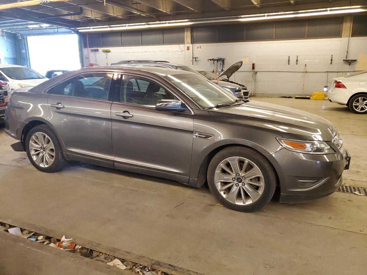 Lot #2733798542 2011 FORD TAURUS LIM