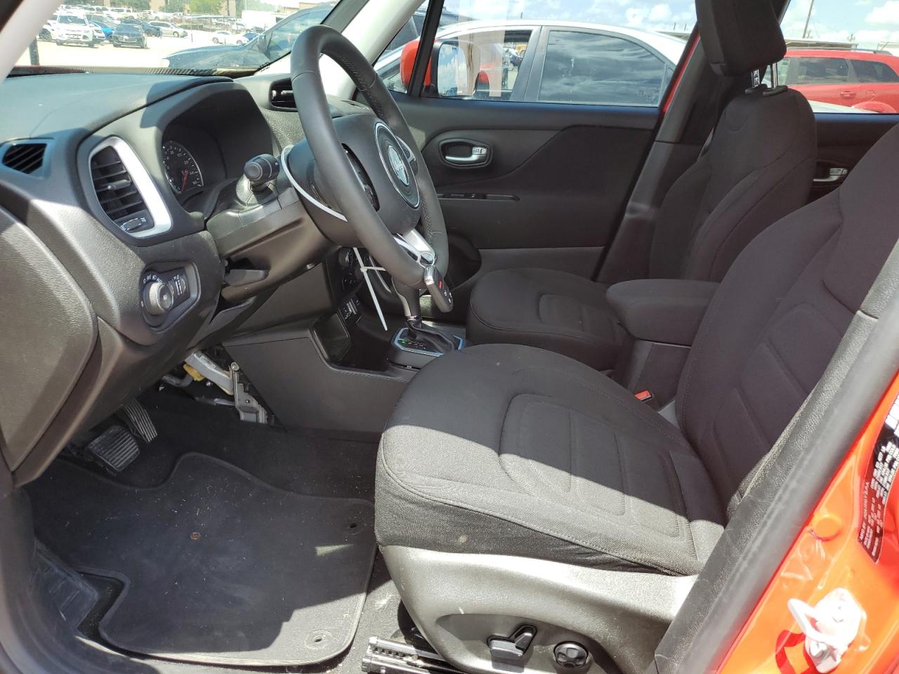 ZACNJABB8KPK24490 2019 Jeep Renegade Latitude