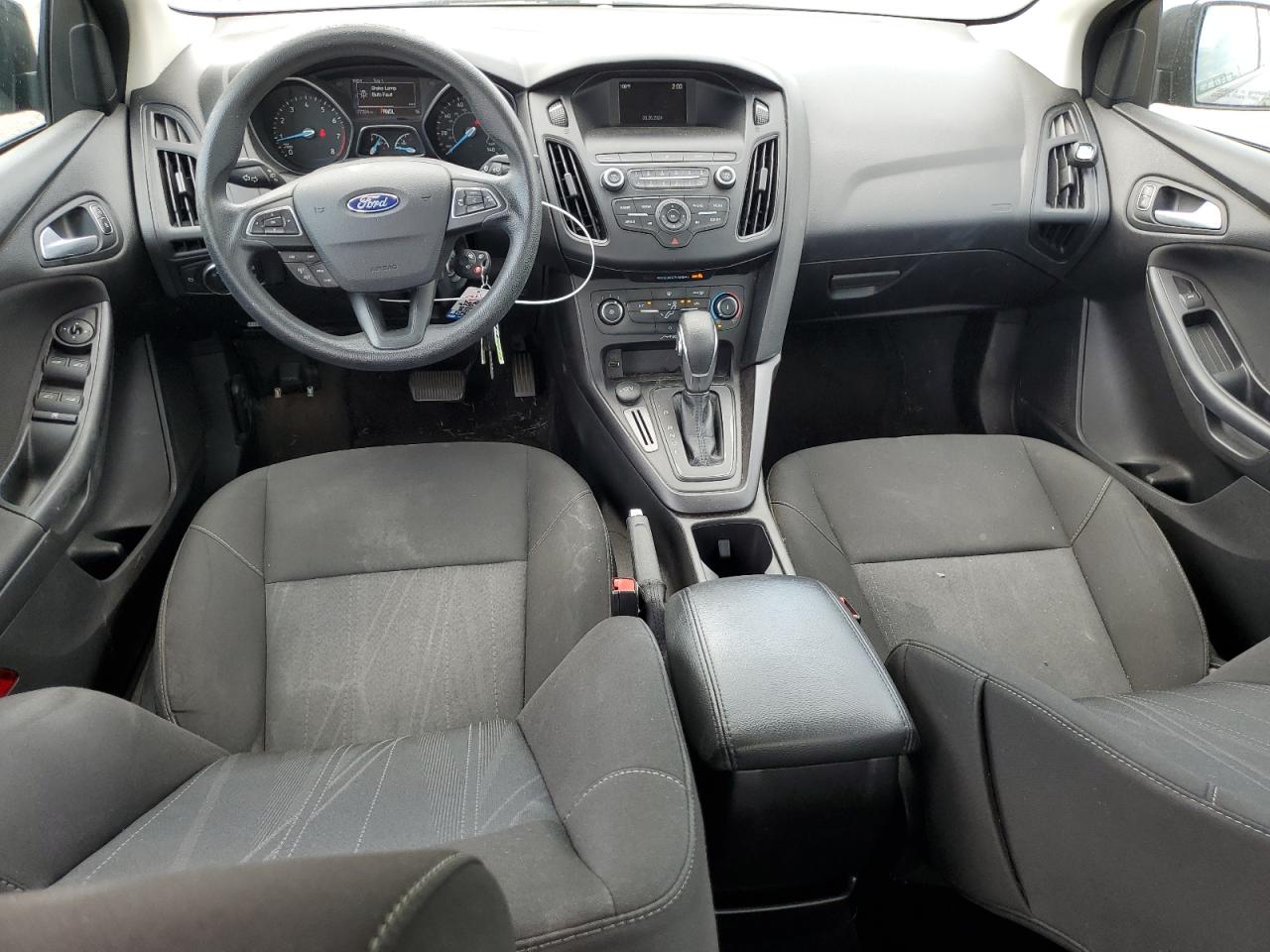 1FADP3F20JL245300 2018 Ford Focus Se