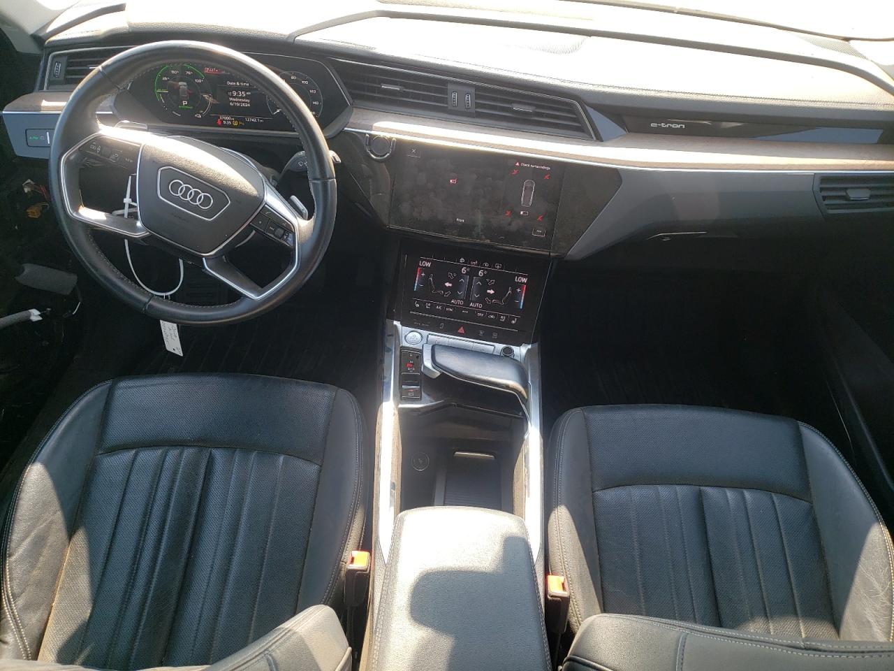 WA1LAAGE0KB023586 2019 Audi E-Tron Premium Plus