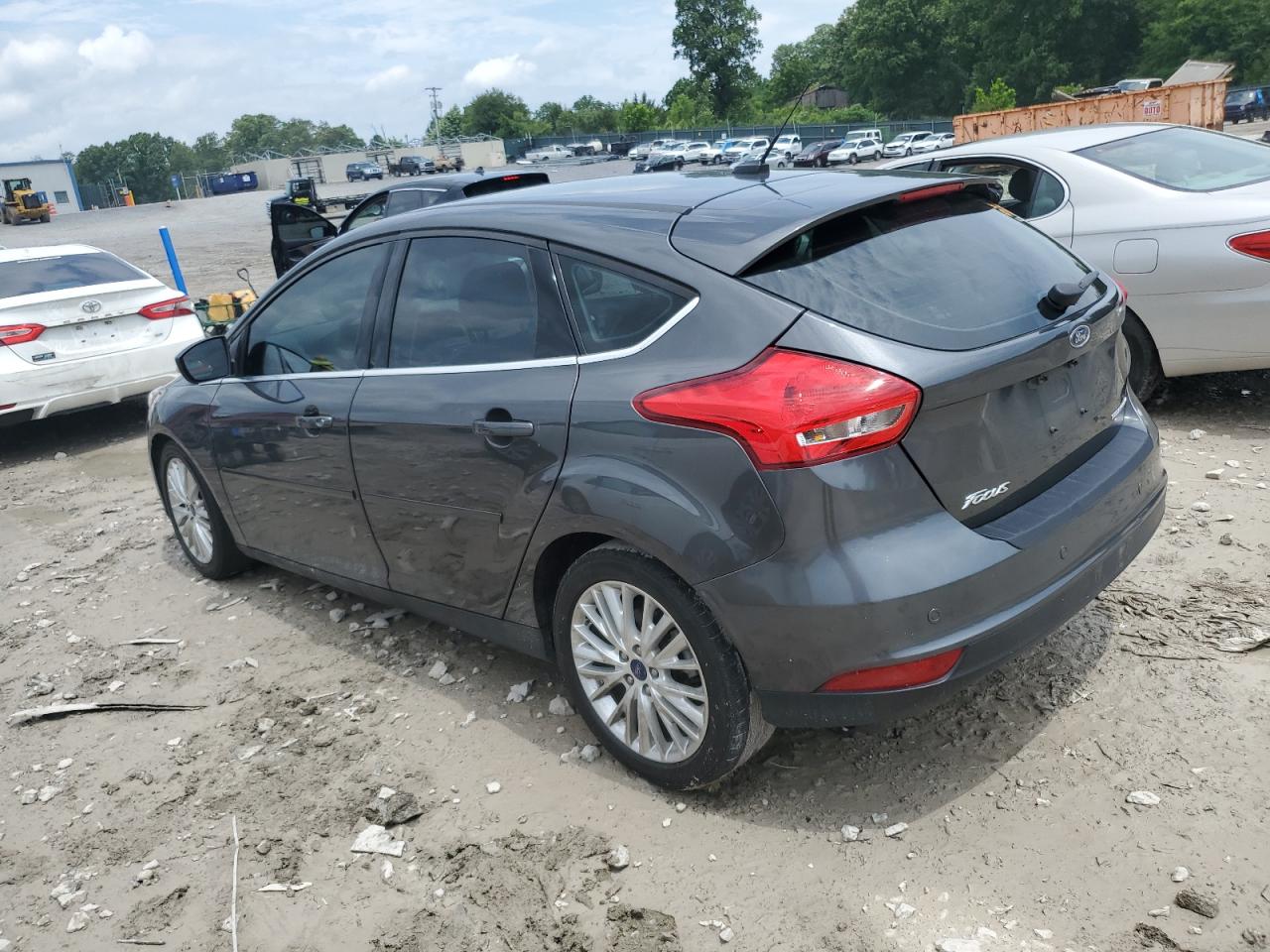 1FADP3N25JL232494 2018 Ford Focus Titanium