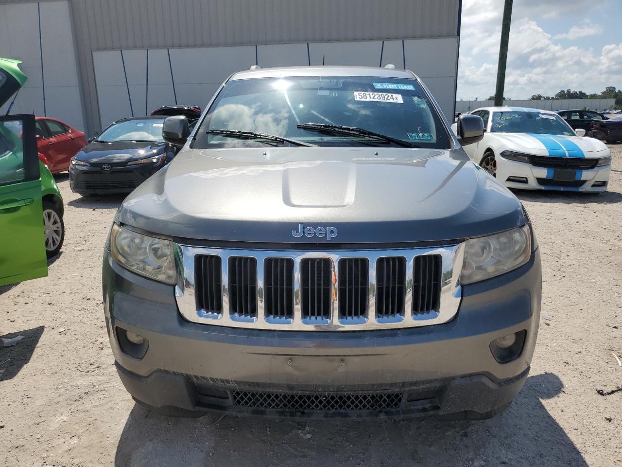 1J4RR4GG0BC690240 2011 Jeep Grand Cherokee Laredo