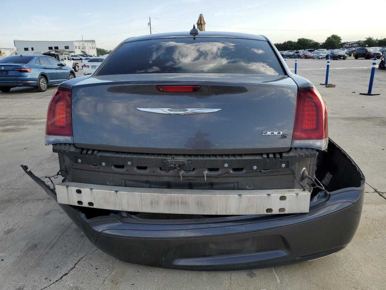 2C3CCABG9JH283553 2018 Chrysler 300 S