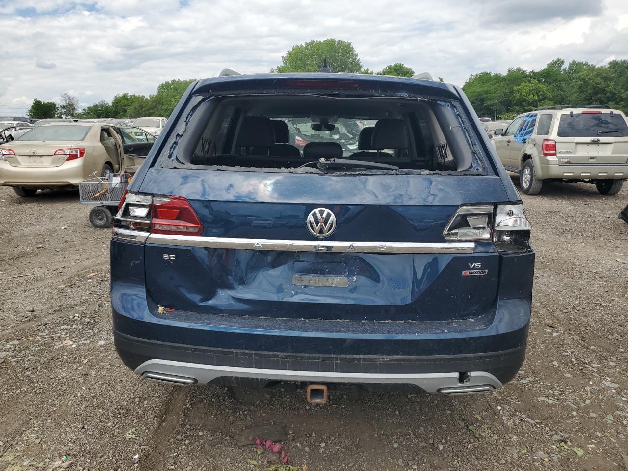 2018 Volkswagen Atlas Se vin: 1V2LR2CAXJC572291