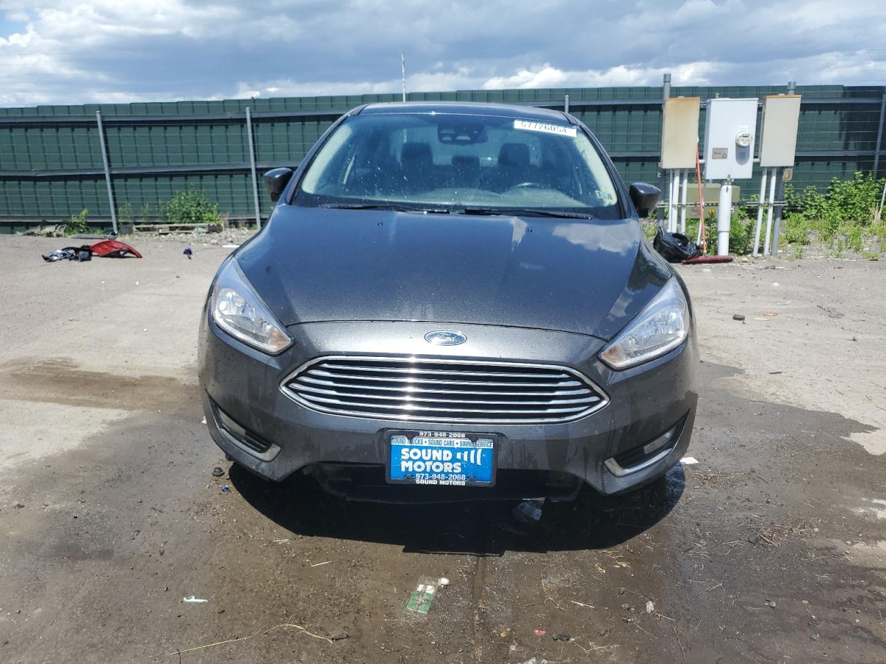 1FADP3J25HL218238 2017 Ford Focus Titanium