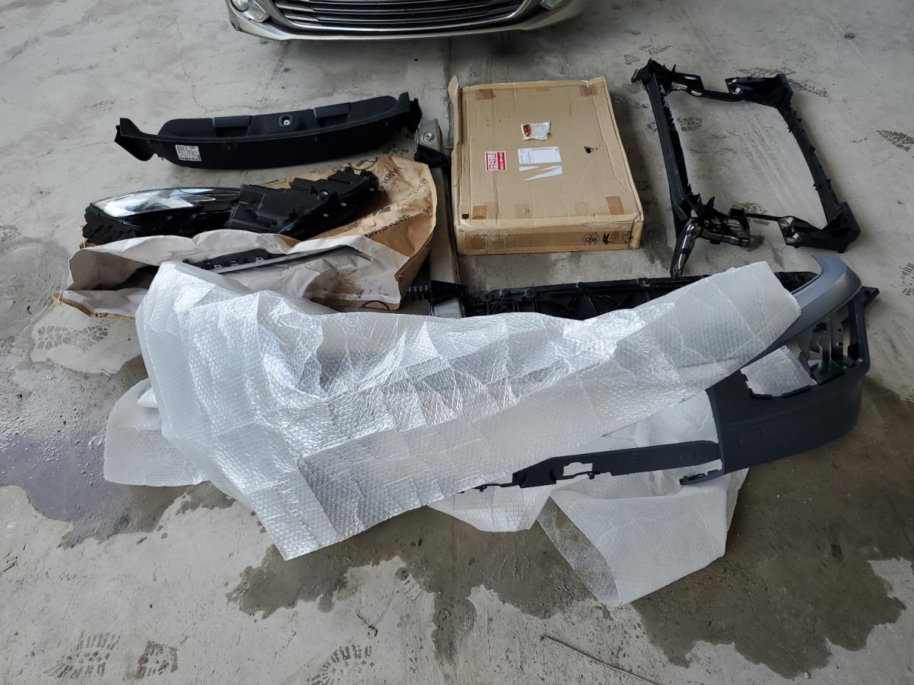 WAUKMAF48JA233565 2018 Audi A4 Premium