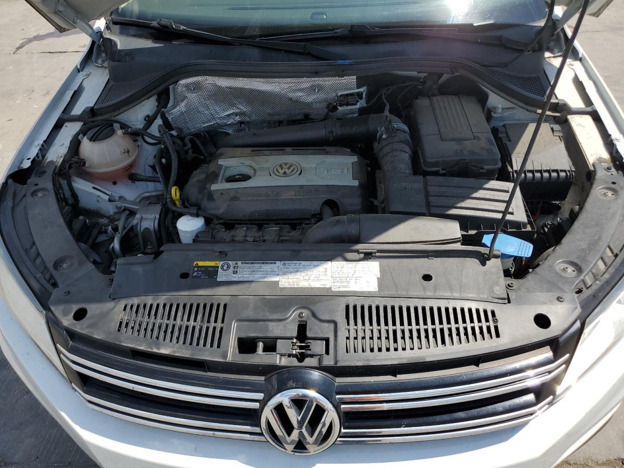 WVGSV7AXXHK026373 2017 Volkswagen Tiguan Wolfsburg