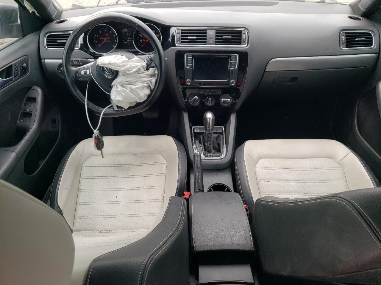 3VWD17AJ6GM264245 2016 Volkswagen Jetta Sport