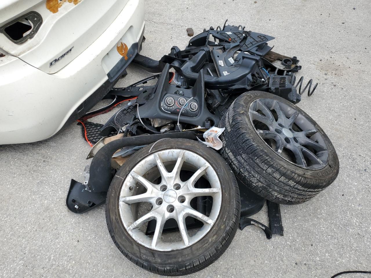 1C3CDFBB2GD623632 2016 Dodge Dart Sxt