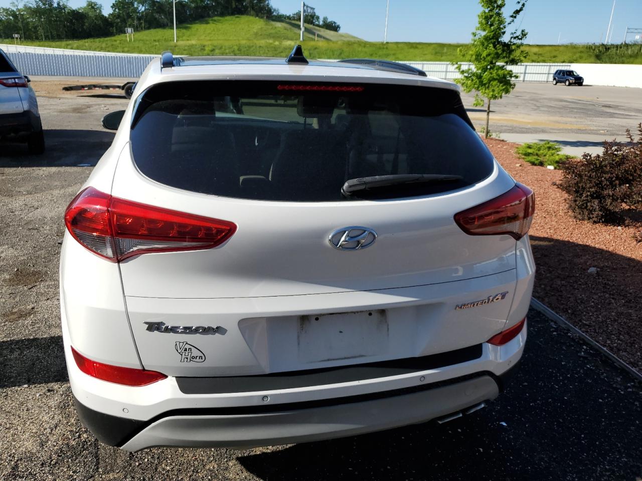 KM8J33A22HU276483 2017 Hyundai Tucson Limited