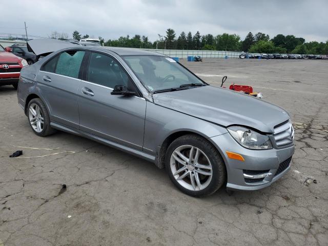 VIN WDDGF8AB8DA885372 2013 Mercedes-Benz C-Class, 3... no.4