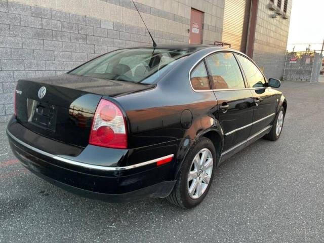 2003 Volkswagen Passat - Image 4