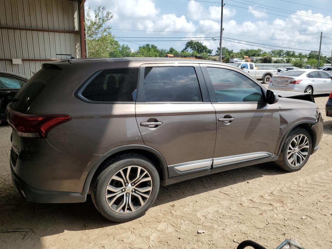 JA4AD3A37GZ035881 2016 Mitsubishi Outlander Se