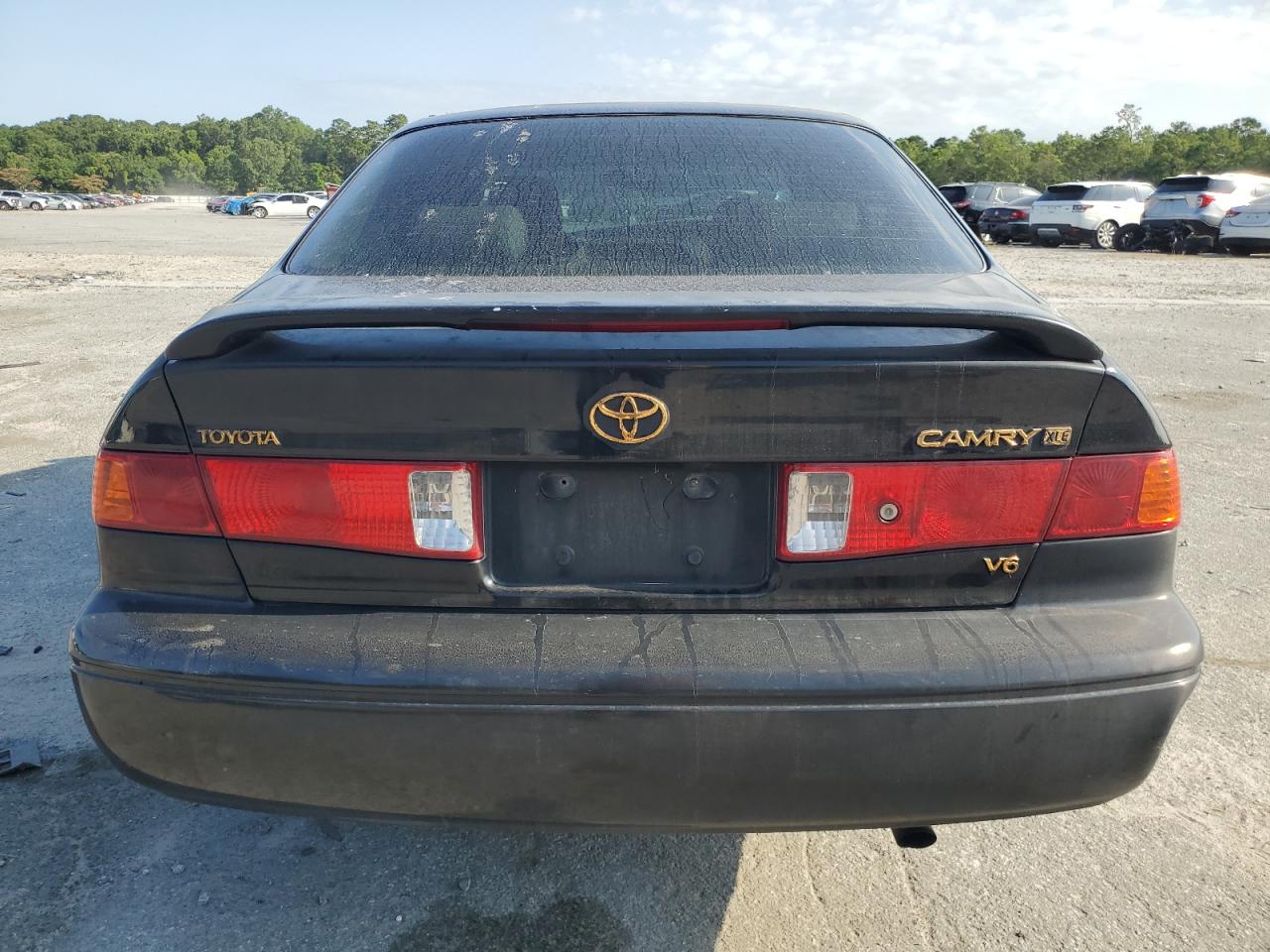 4T1BF28K3YU937241 2000 Toyota Camry Le