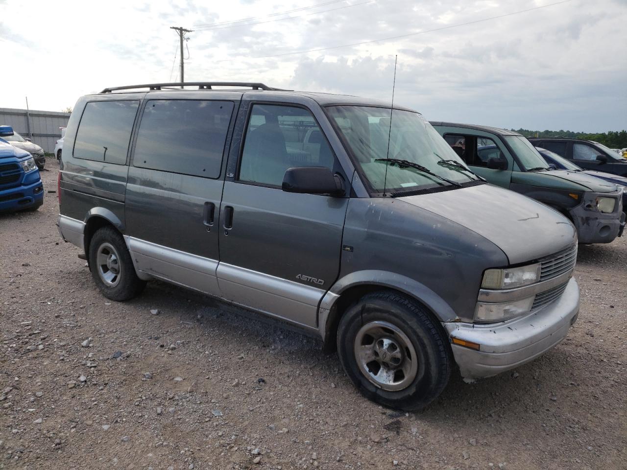 1GNDM19W9YB157875 2000 Chevrolet Astro