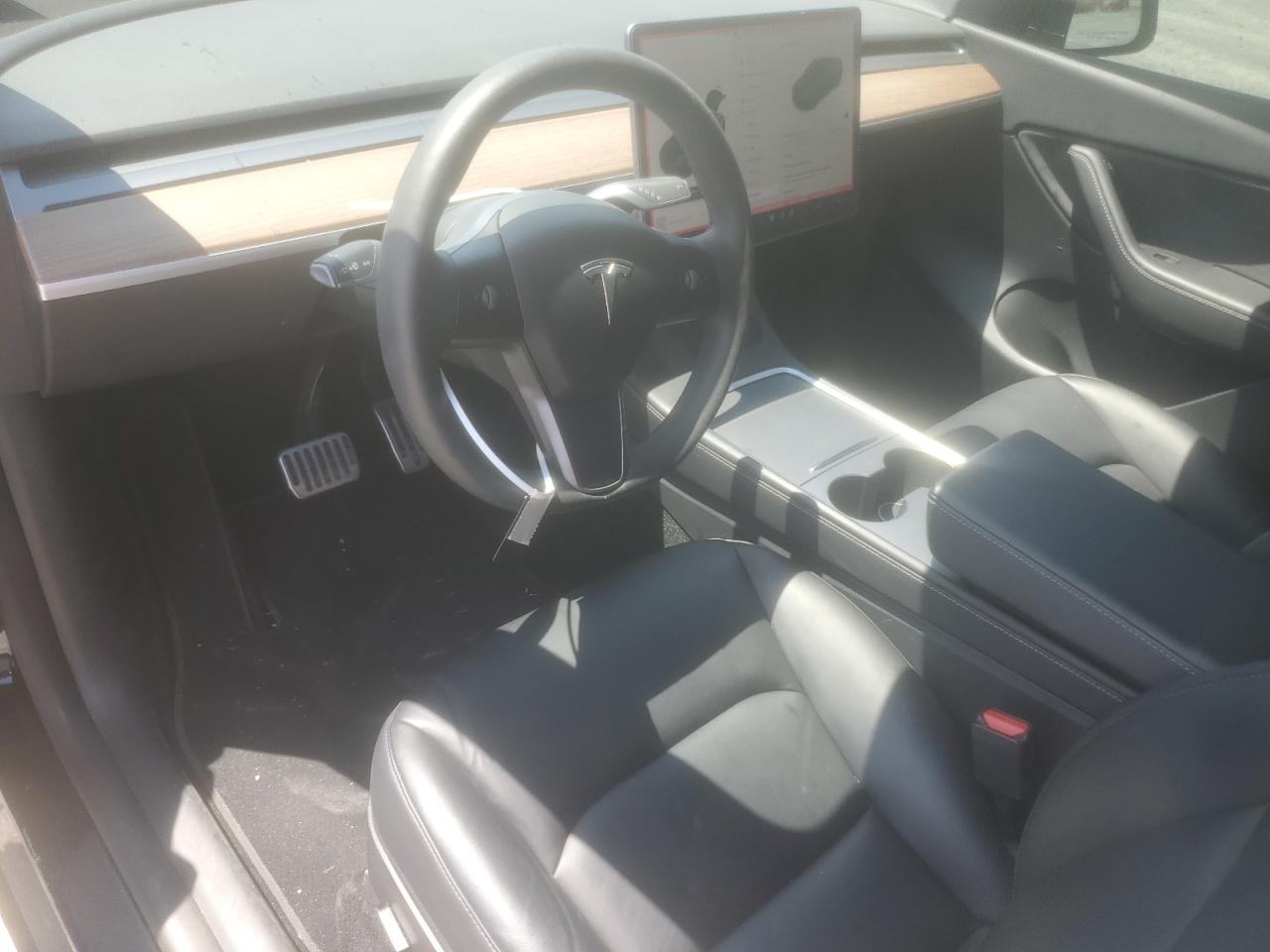 5YJYGAEE5MF265903 2021 Tesla Model Y