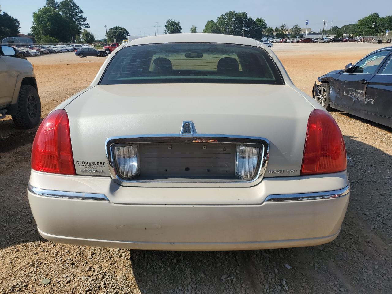 1LNHM81V26Y637283 2006 Lincoln Town Car Signature