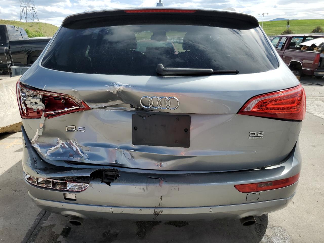 WA1LKAFP9AA004300 2010 Audi Q5 Premium Plus