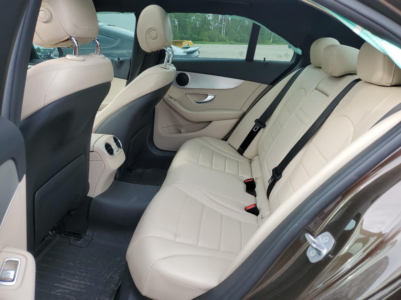 55SWF4KB6HU221550 2017 Mercedes-Benz C 300 4Matic