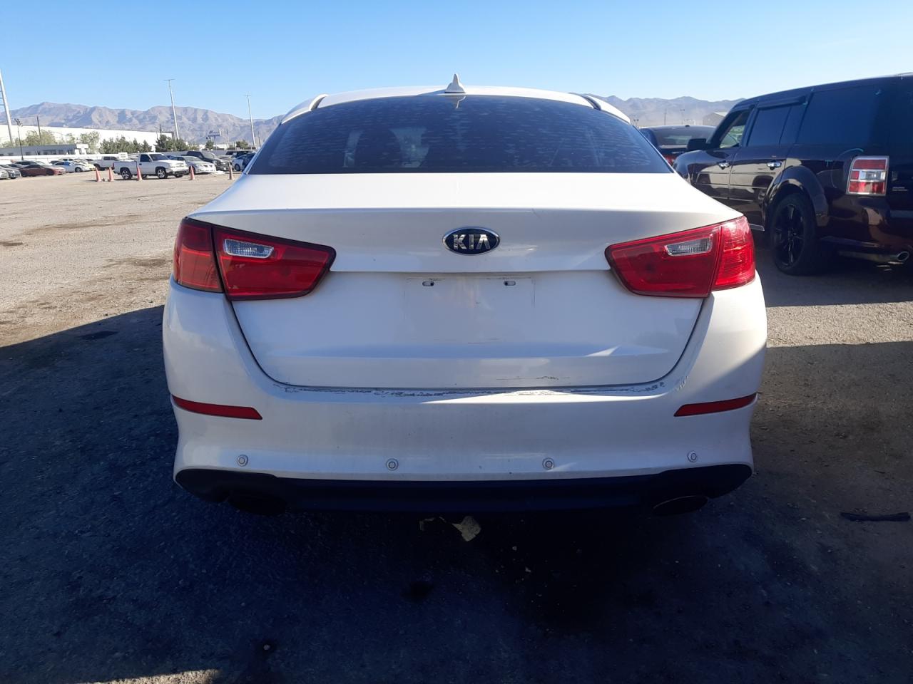 2015 Kia Optima Lx vin: KNAGM4A74F5657785