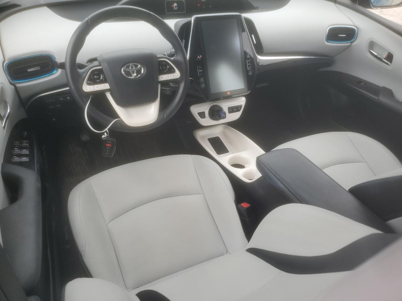 JTDKARFP0H3061440 2017 Toyota Prius Prime