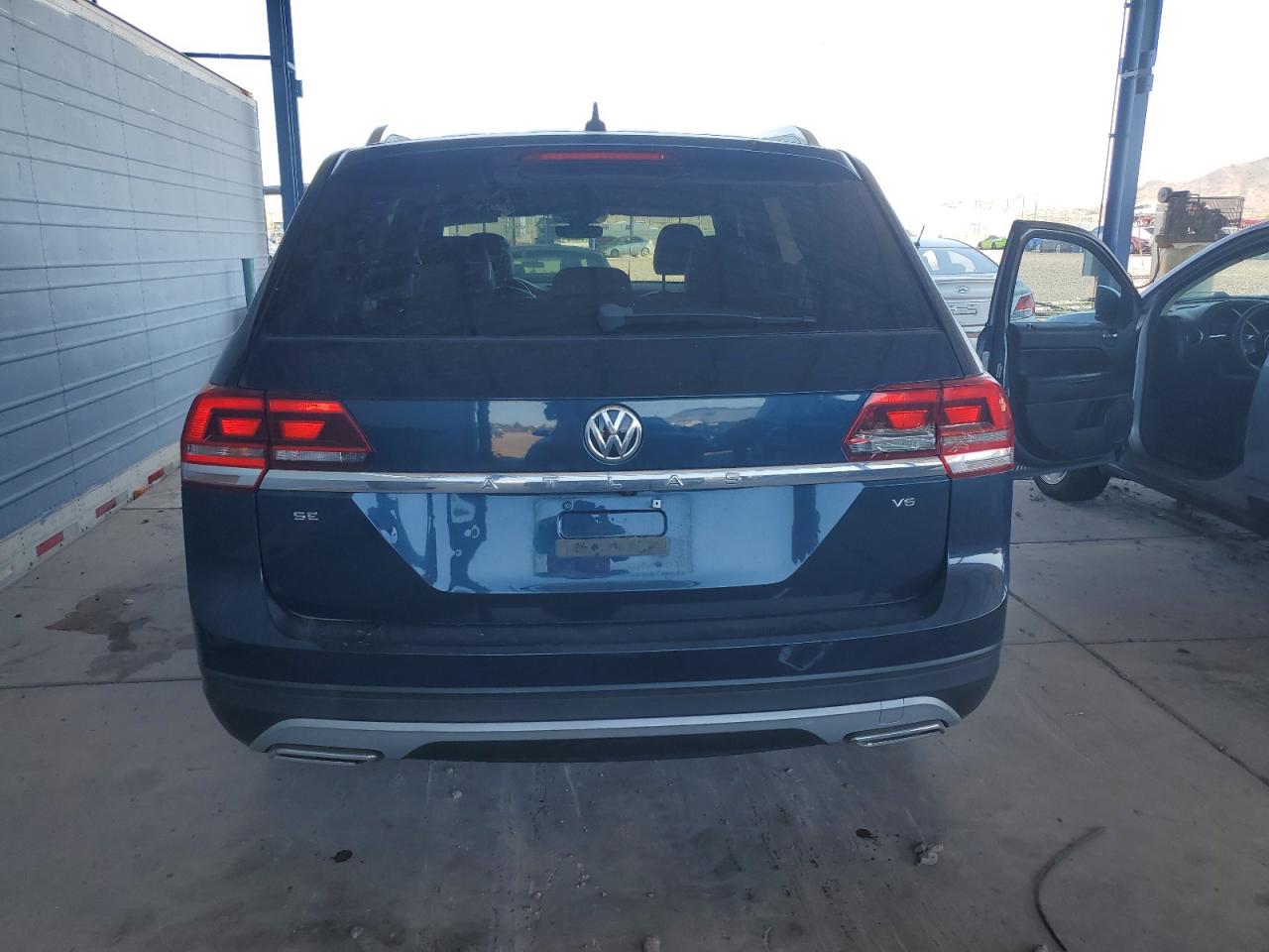 1V2WR2CA2KC566175 2019 Volkswagen Atlas Se