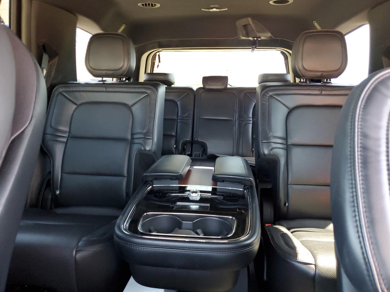 5LMJJ2LT7KEL08039 2019 Lincoln Navigator Reserve