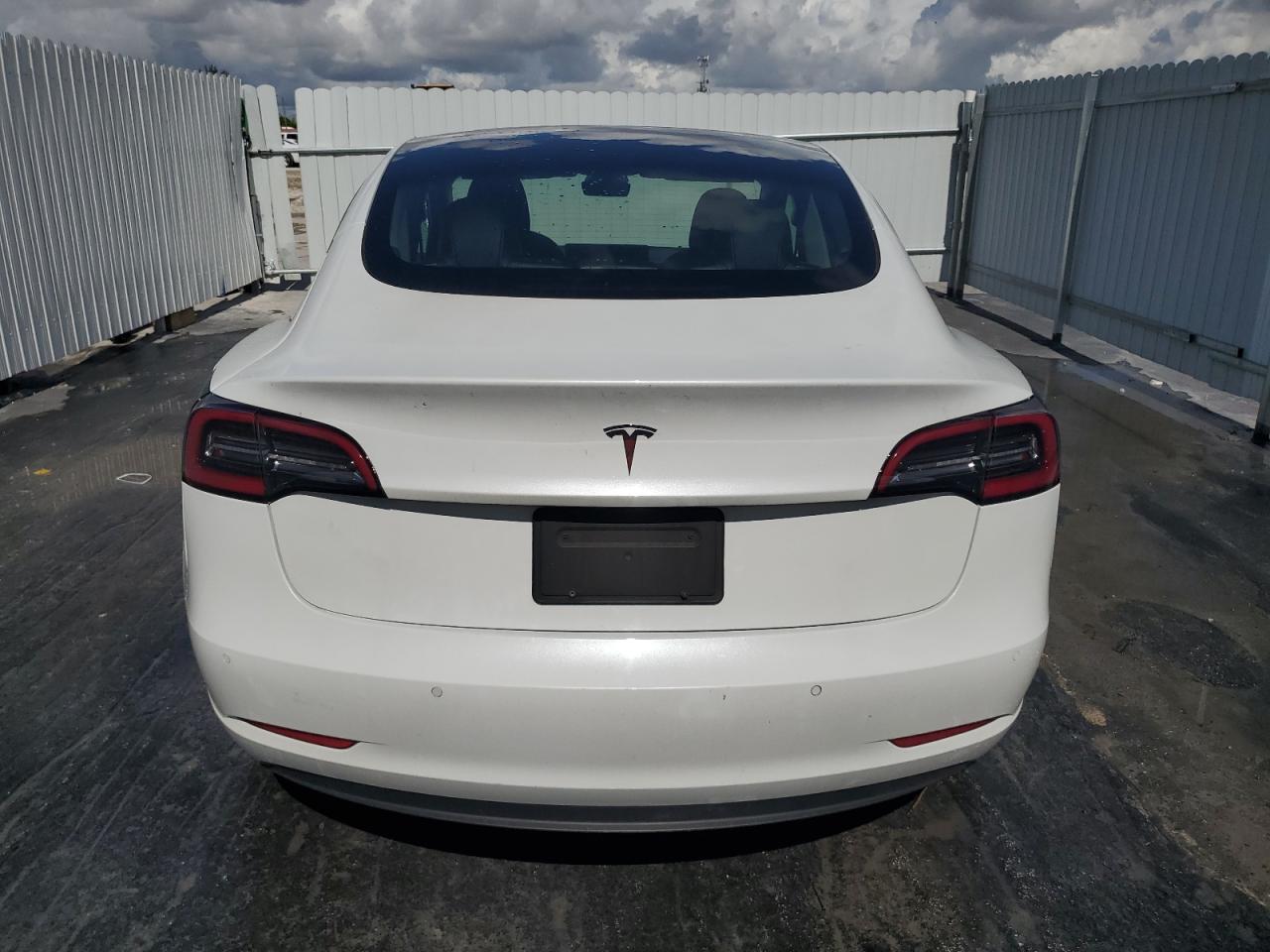 5YJ3E1EA4NF285977 2022 Tesla Model 3