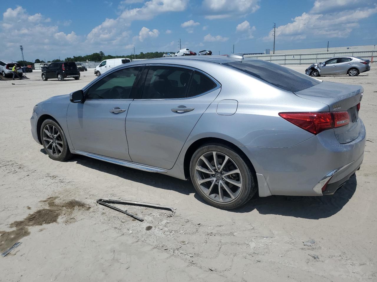 19UUB2F57JA002352 2018 Acura Tlx Tech