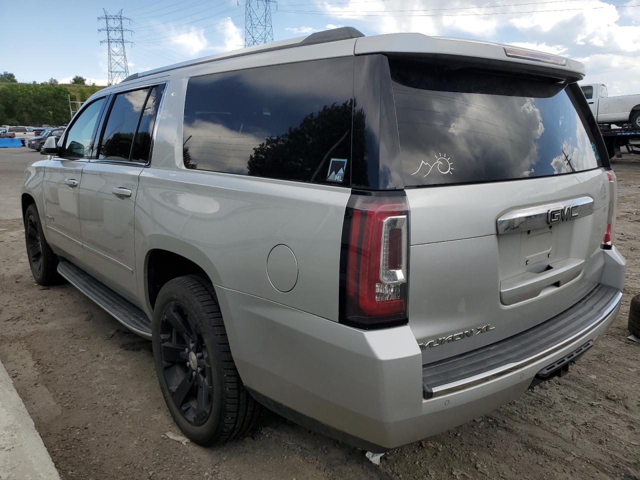 2016 GMC Yukon Xl Denali vin: 1GKS2HKJXGR213278